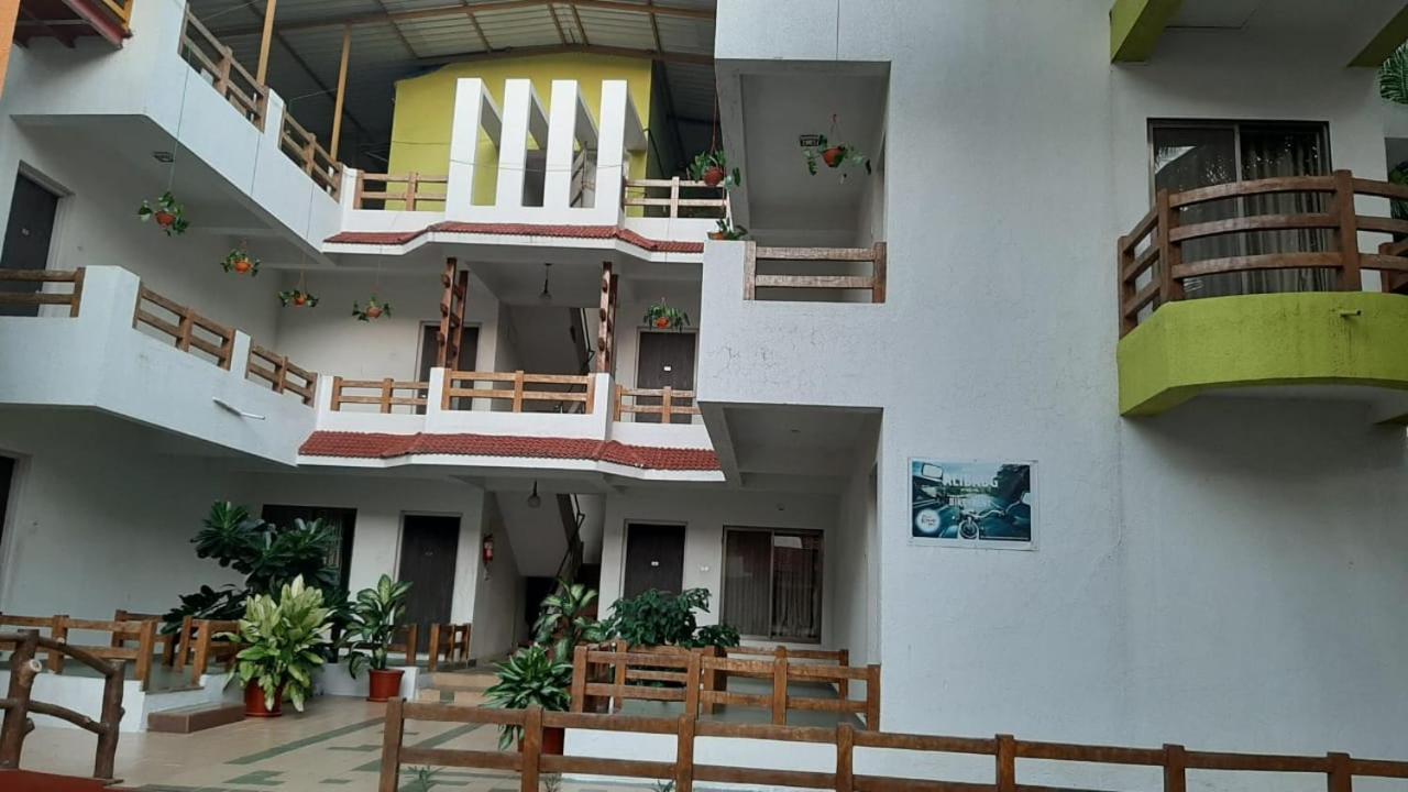 Ruturaj Inn Alībāg Esterno foto